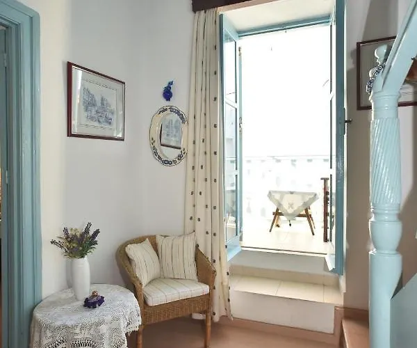 בית נופש Traditional House By The Sea