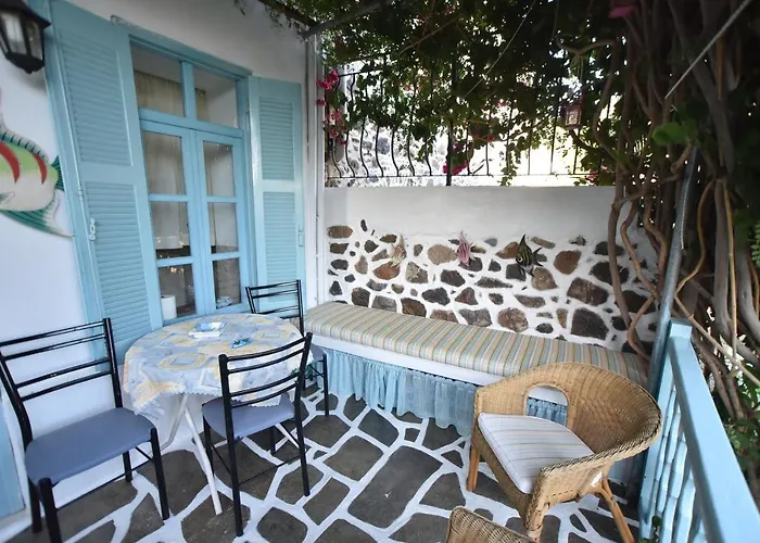 בית נופש Traditional House By The Sea Mandrákion