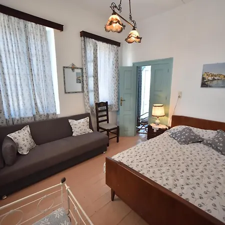 Traditional House By The Sea Holiday home