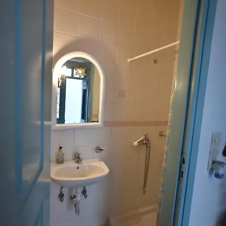 Traditional House By The Sea * Mandrákion