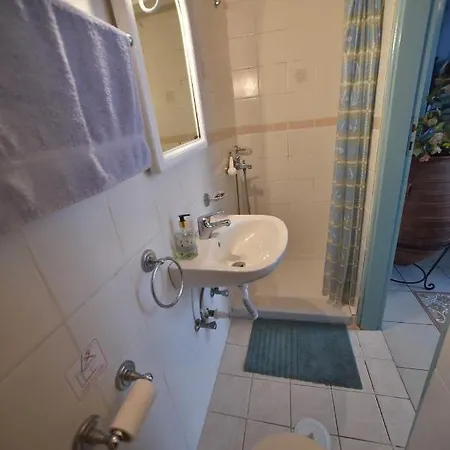 Casa de Férias Traditional House By The Sea Mandrákion