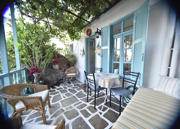 Traditional House By The Sea *