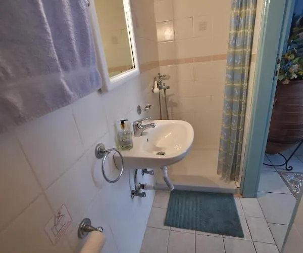 Vakantiehuis Traditional House By The Sea Mandrákion