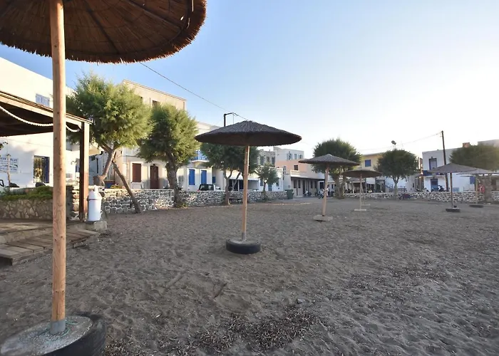 Traditional House By The Sea * Mandrákion